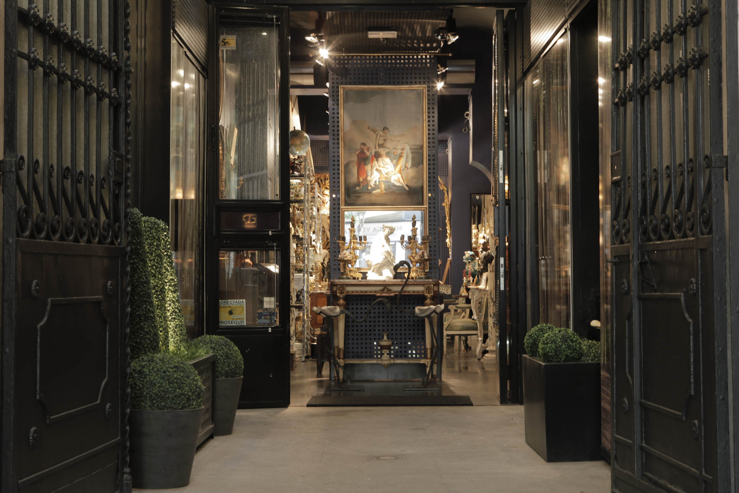 Entred&oacute;s Antig&uuml;edades ANTIGUEDADES