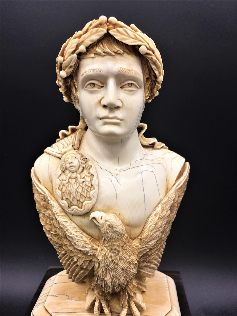 Entred&oacute;s Antig&uuml;edades 7