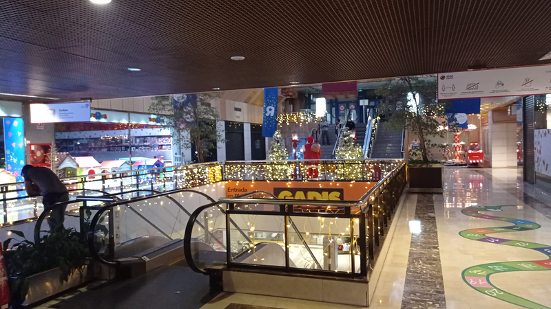 Centro Comercial Camelias 2