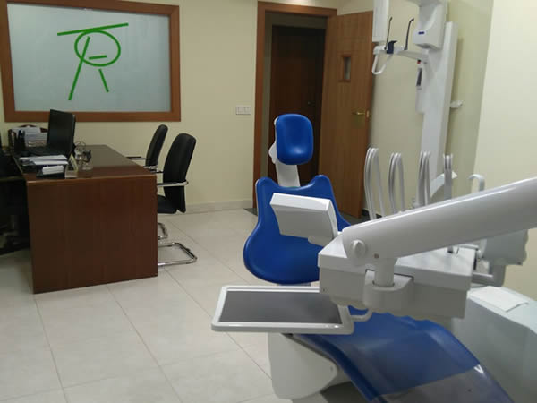 Cl&iacute;nica Dental Doctor Manuel &Aacute;ngel Fern&aacute;ndez Ratero 2