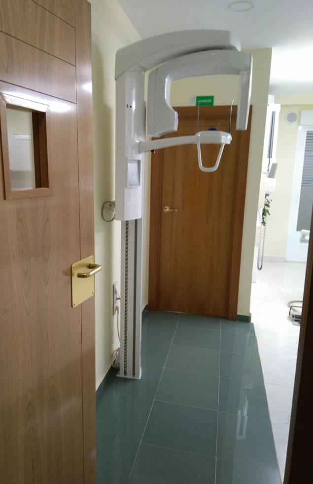 Cl&iacute;nica Dental Doctor Manuel &Aacute;ngel Fern&aacute;ndez Ratero 4