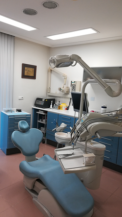 Clínica Dental Dr. Emilio Herbella 4 Clínica Dental Dr. Emilio Herbella 4