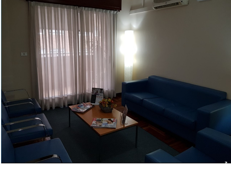 Dr. Agustín Marquina "Clínica Dental Torrecedeira" Vigo