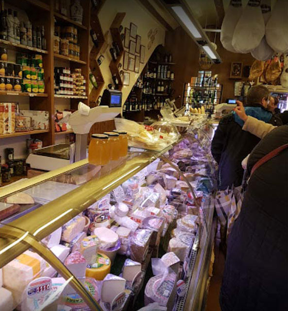 Bodega La Perolera - Comida Para Llevar 4
