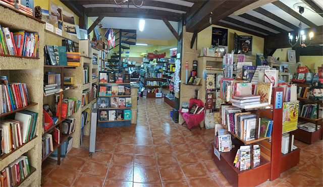 Librer&iacute;a Barbara 2