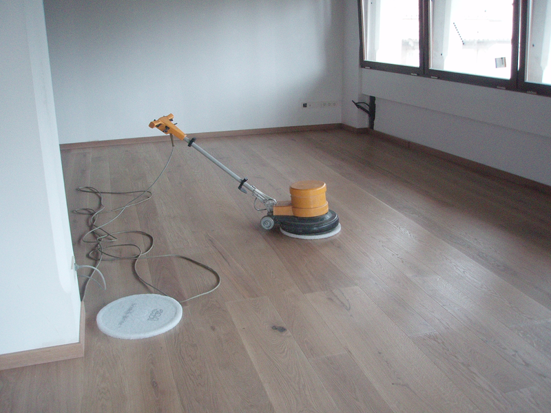 Gran Formato 99 PARQUES TARIMAS Y SUELOS DE MADERA: ESTABLECIMIENTOS