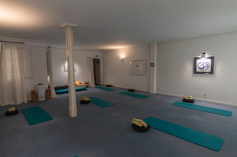 Estudio de Yoga Costa 7 YOGA