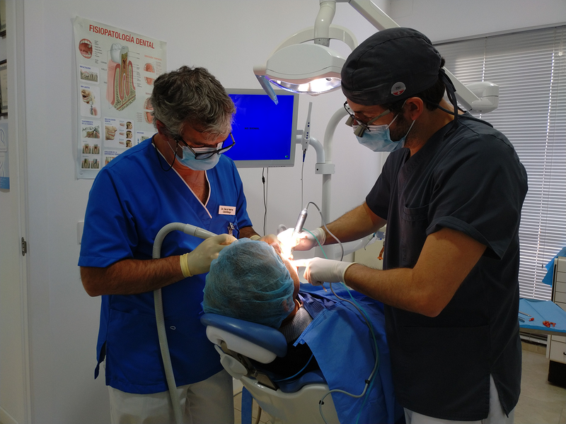 Cl&iacute;nica Dental Oscar Neme CLINICAS DENTALES