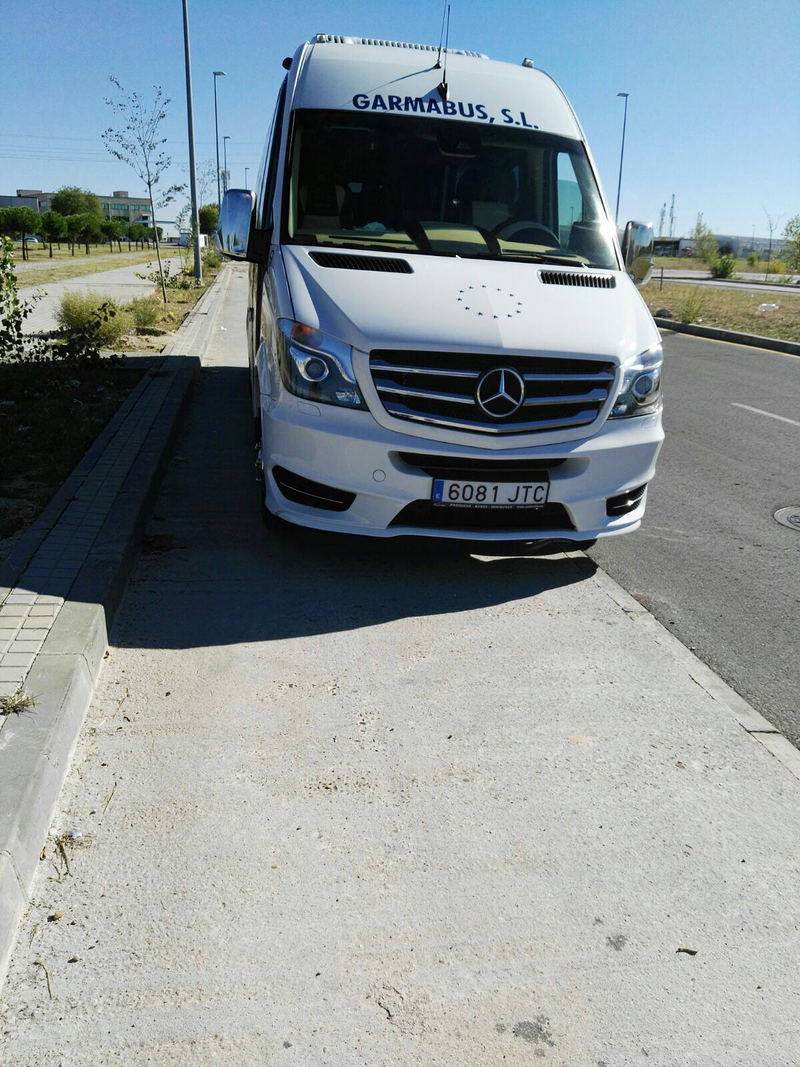 Autocares Garmabus 4