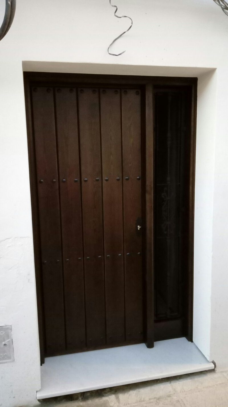 Puertas Hoyo PUERTAS DE MADERA