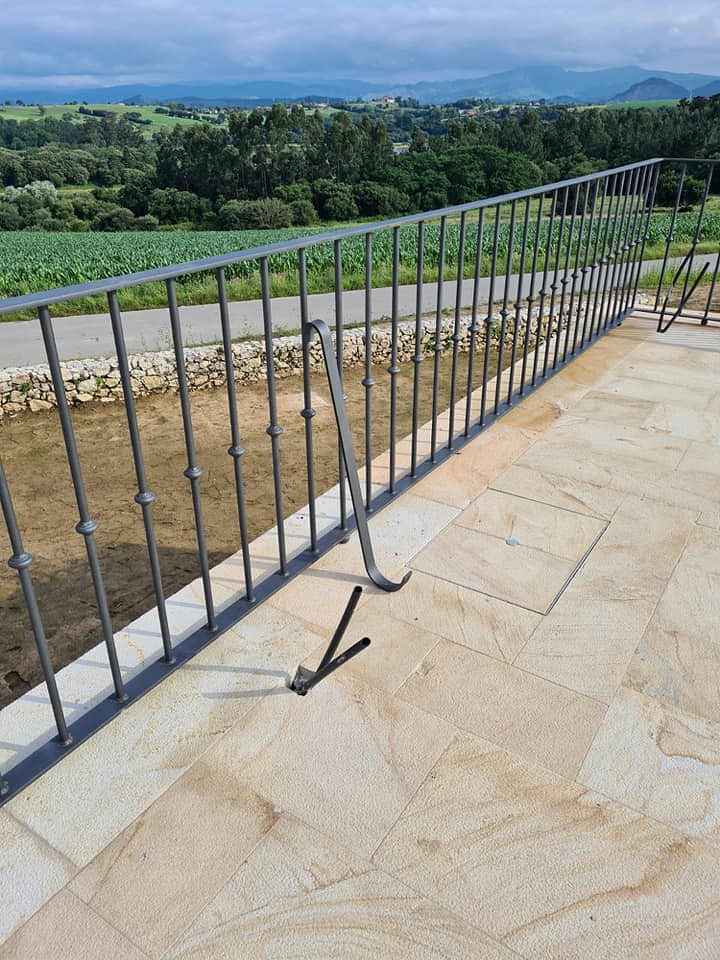 Cerrajer&iacute;a Dugaval 16