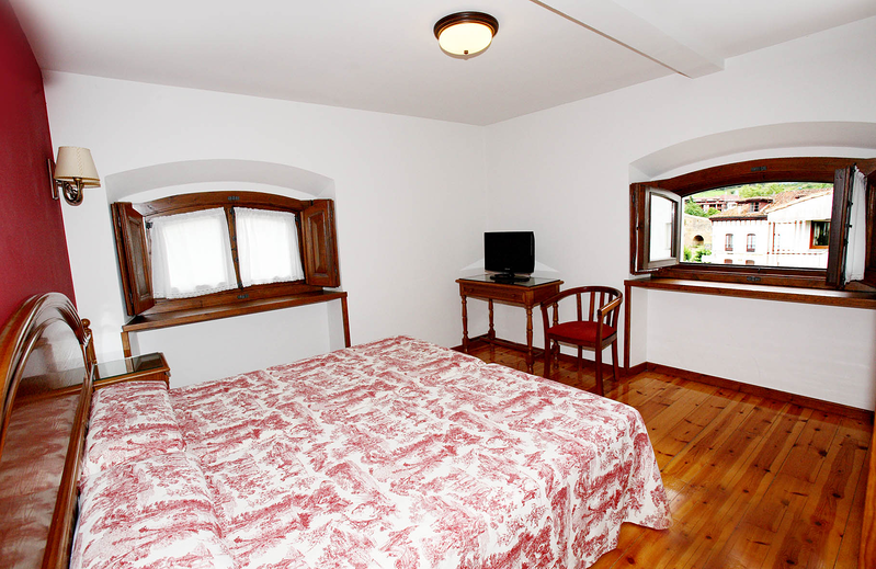 Hotel Puente Romano** 17