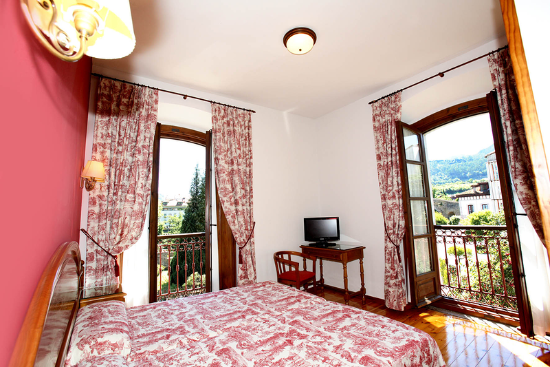 Hotel Puente Romano** 20