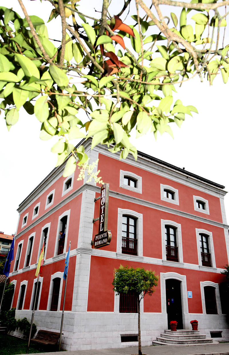 Hotel Puente Romano** 14