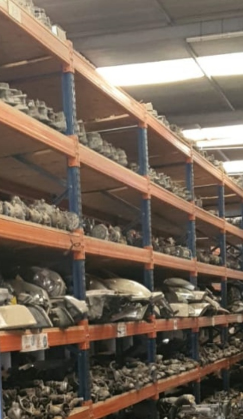 Autodesguace La Palmera - Alfredo De Augusto DESGUACES DE VEHICULOS Y MAQUINARIA