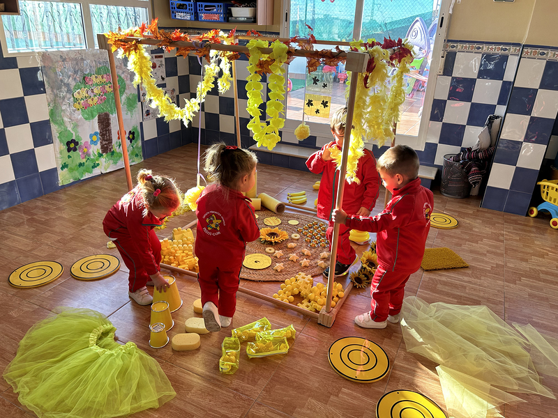Mini Cole | Centro Educaci&oacute;n Infantil Pu&ccedil;ol y Gilet 3