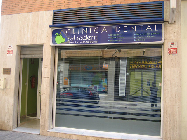 Cl&iacute;nica Dental Sabedent CLINICAS DENTALES