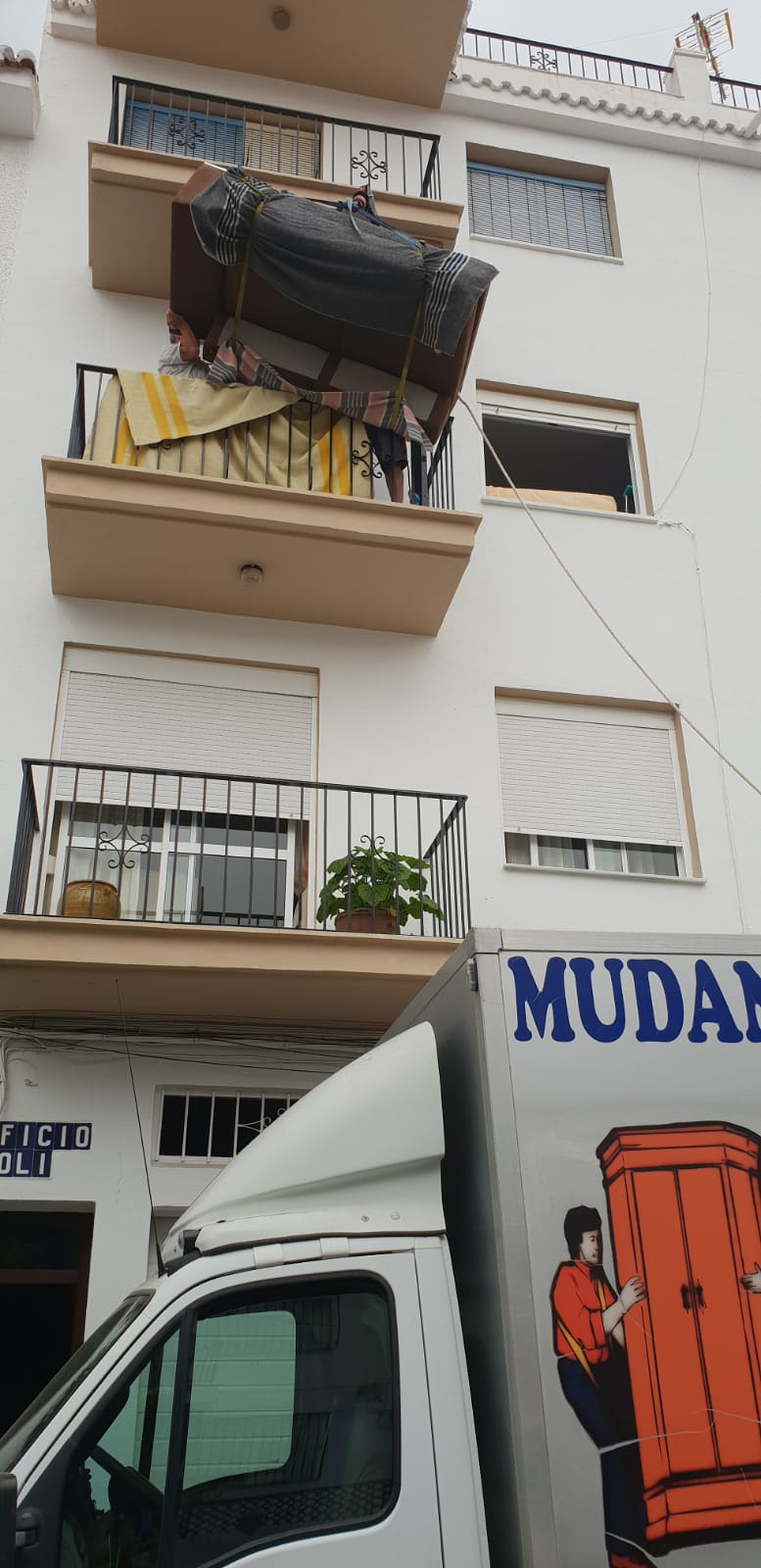 Mudanzas Nerja Levante 12