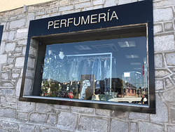 A&A Moda, Perfumería y Complementos 2 A&A Moda, Perfumería y Complementos 2