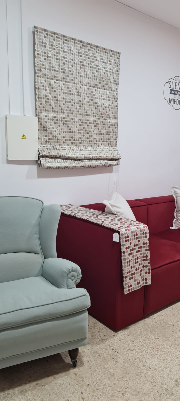 TAPICER&Iacute;A JARA. 29