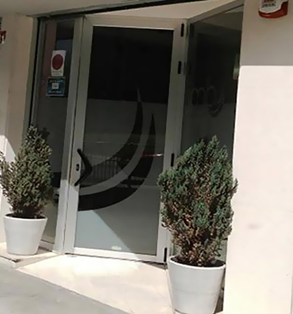 Clinica Dental Imb CLINICAS DENTALES