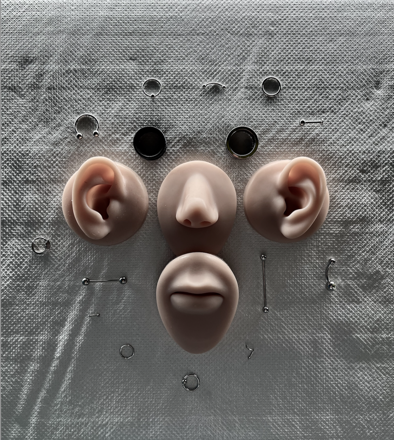 C&uacute;bico Piercing Tattoo 27