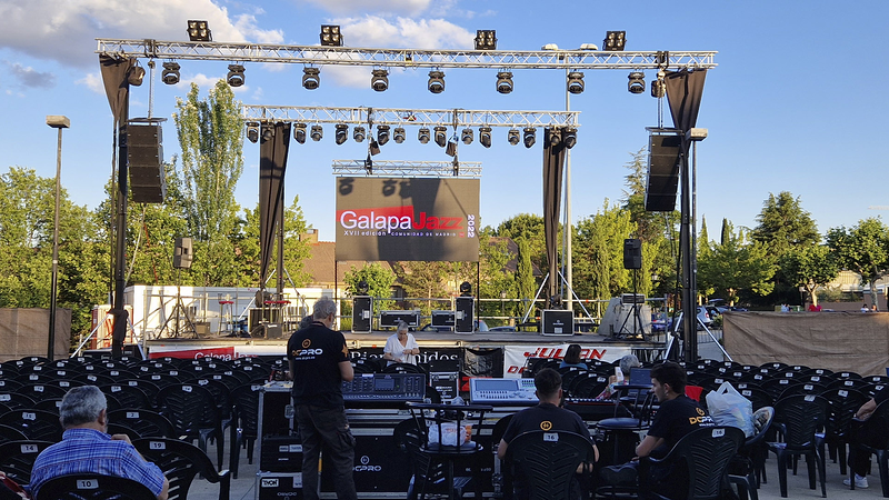 DCPRO S.L. Sonido e Iluminación Profesional 32