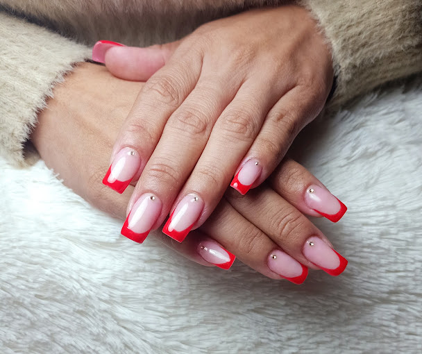 Salón De Uñas Divinas MANICURA