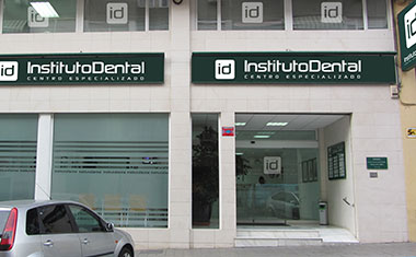 Instituto Dental CLINICAS DENTALES Instituto Dental CLINICAS DENTALES