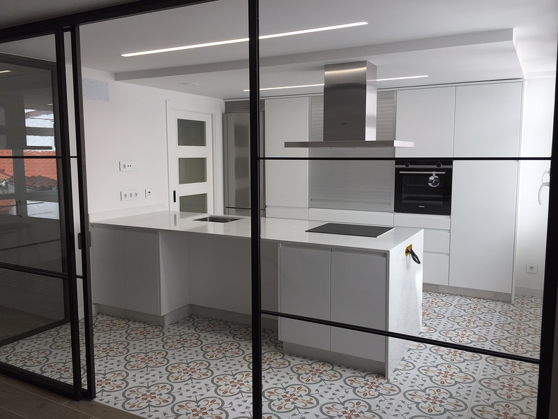 Maiac Mobiliario MUEBLES DE COCINA: ESTABLECIMIENTOS