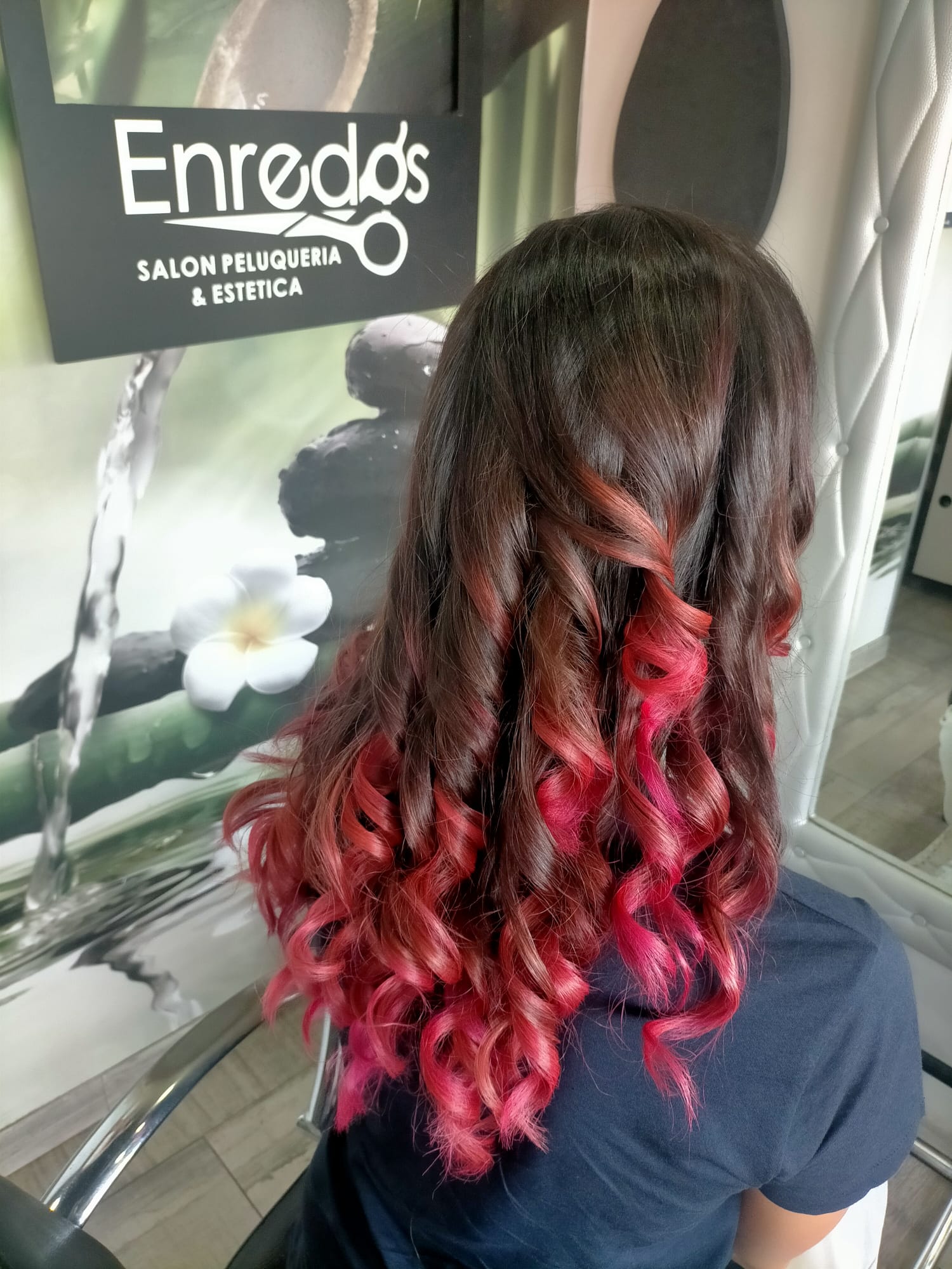 Peluquer&iacute;a y Barber&iacute;a Enredos 44