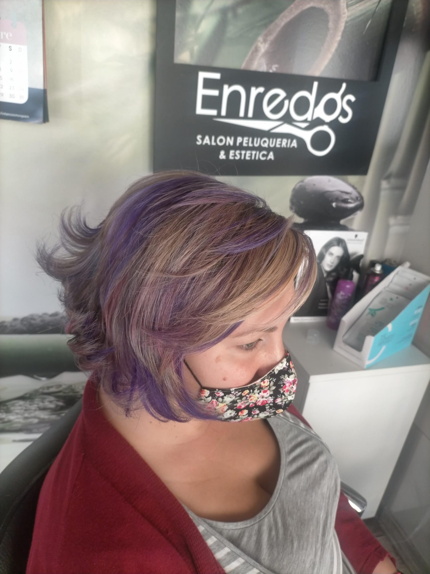 Peluquer&iacute;a y Barber&iacute;a Enredos 22