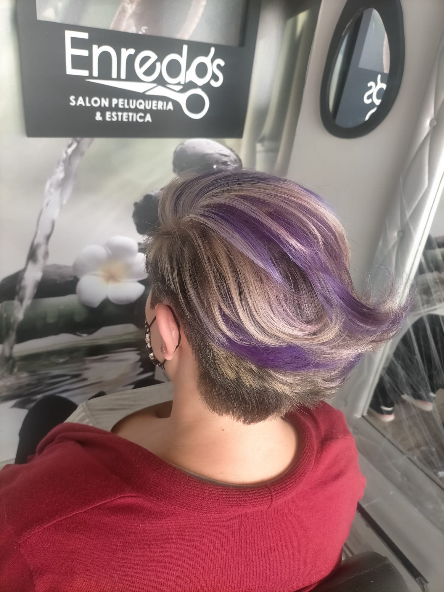 Peluquer&iacute;a y Barber&iacute;a Enredos 27