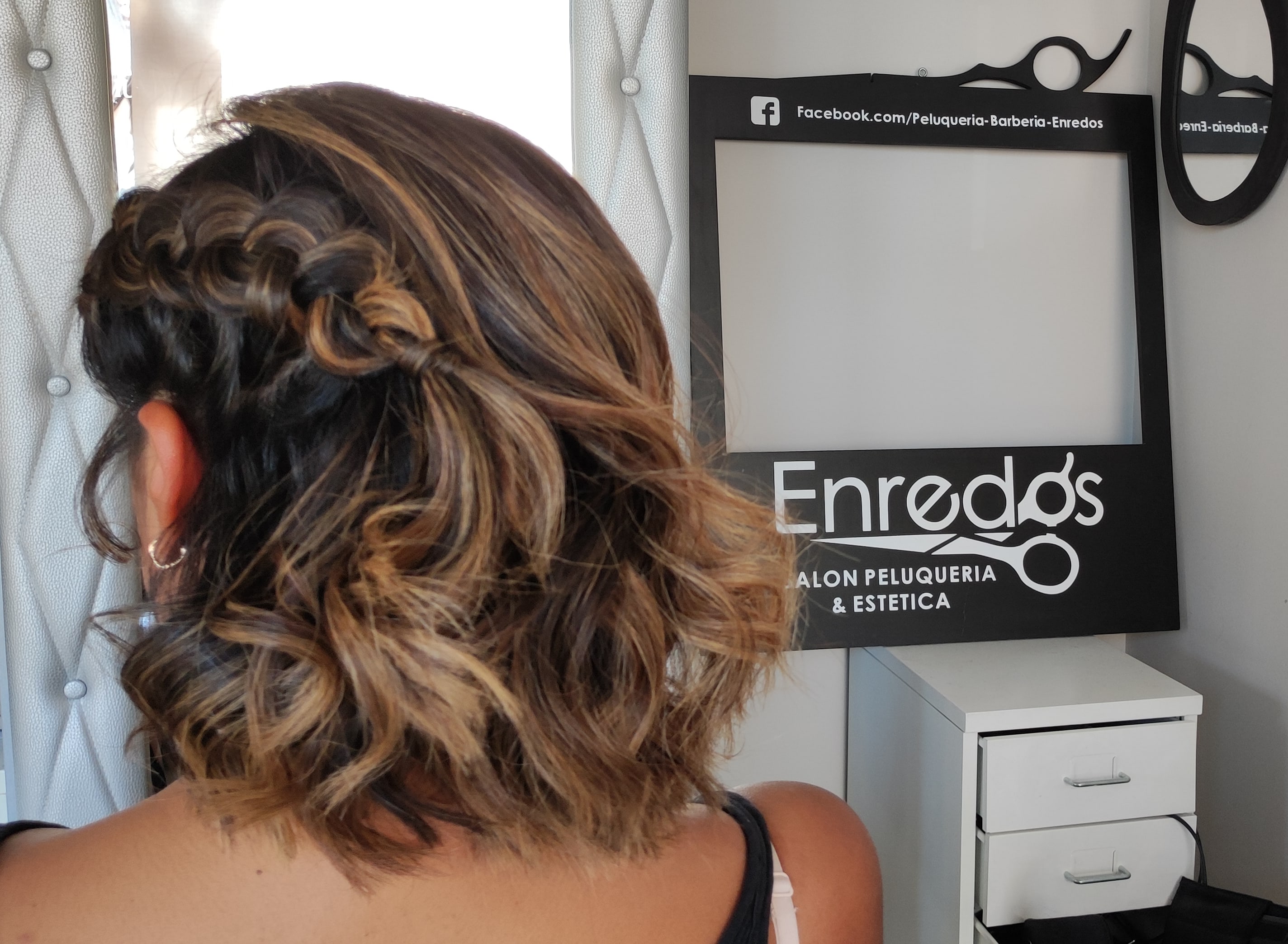 Peluquer&iacute;a y Barber&iacute;a Enredos 21