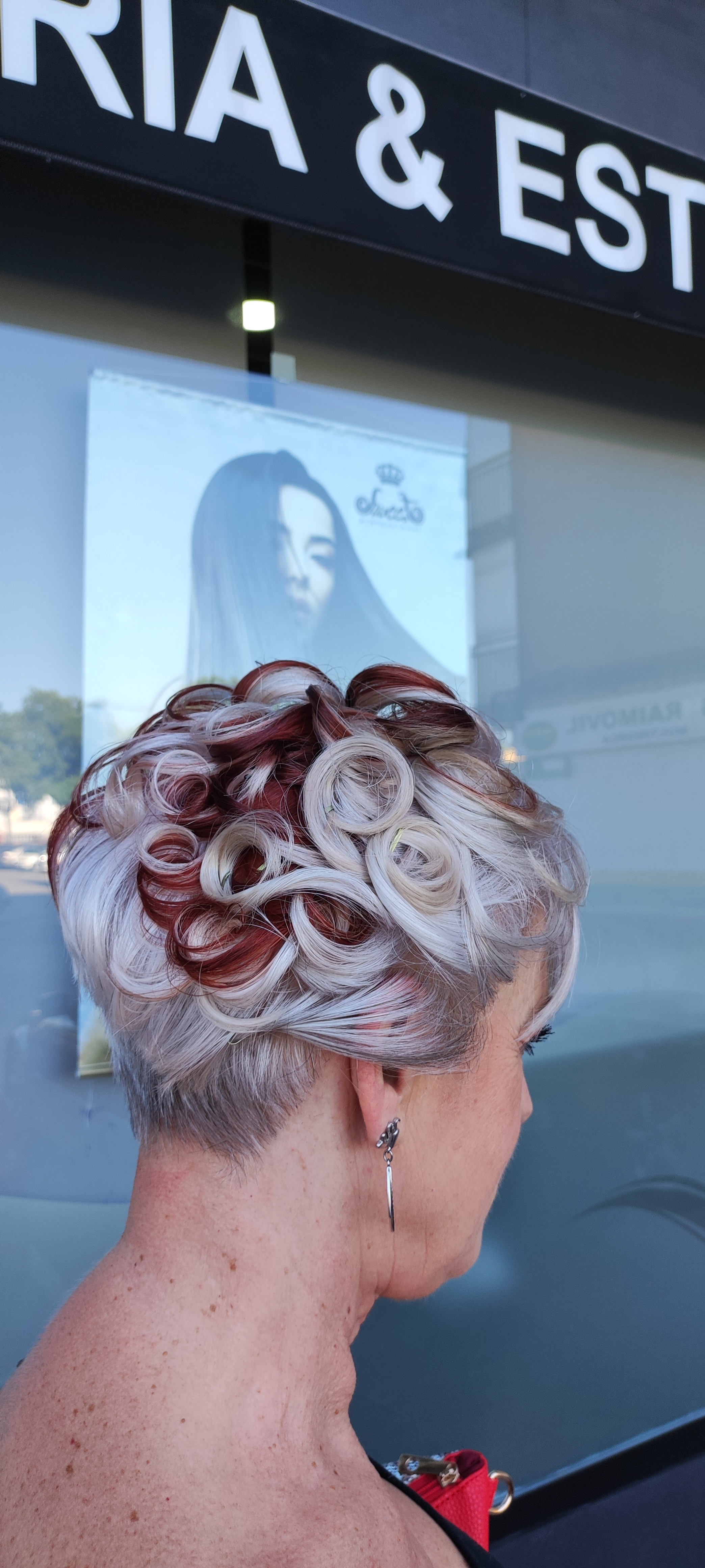 Peluquer&iacute;a y Barber&iacute;a Enredos 28