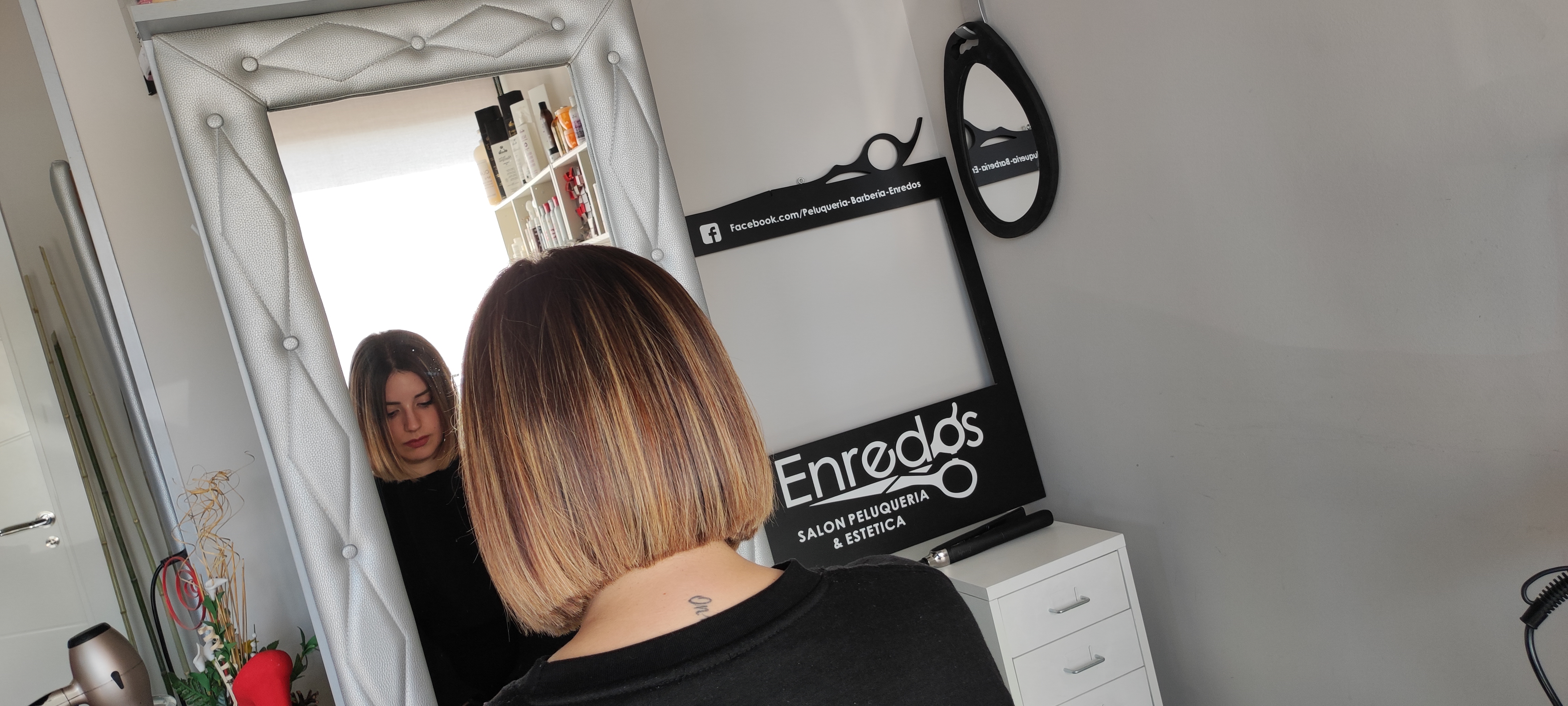 Peluquer&iacute;a y Barber&iacute;a Enredos 23