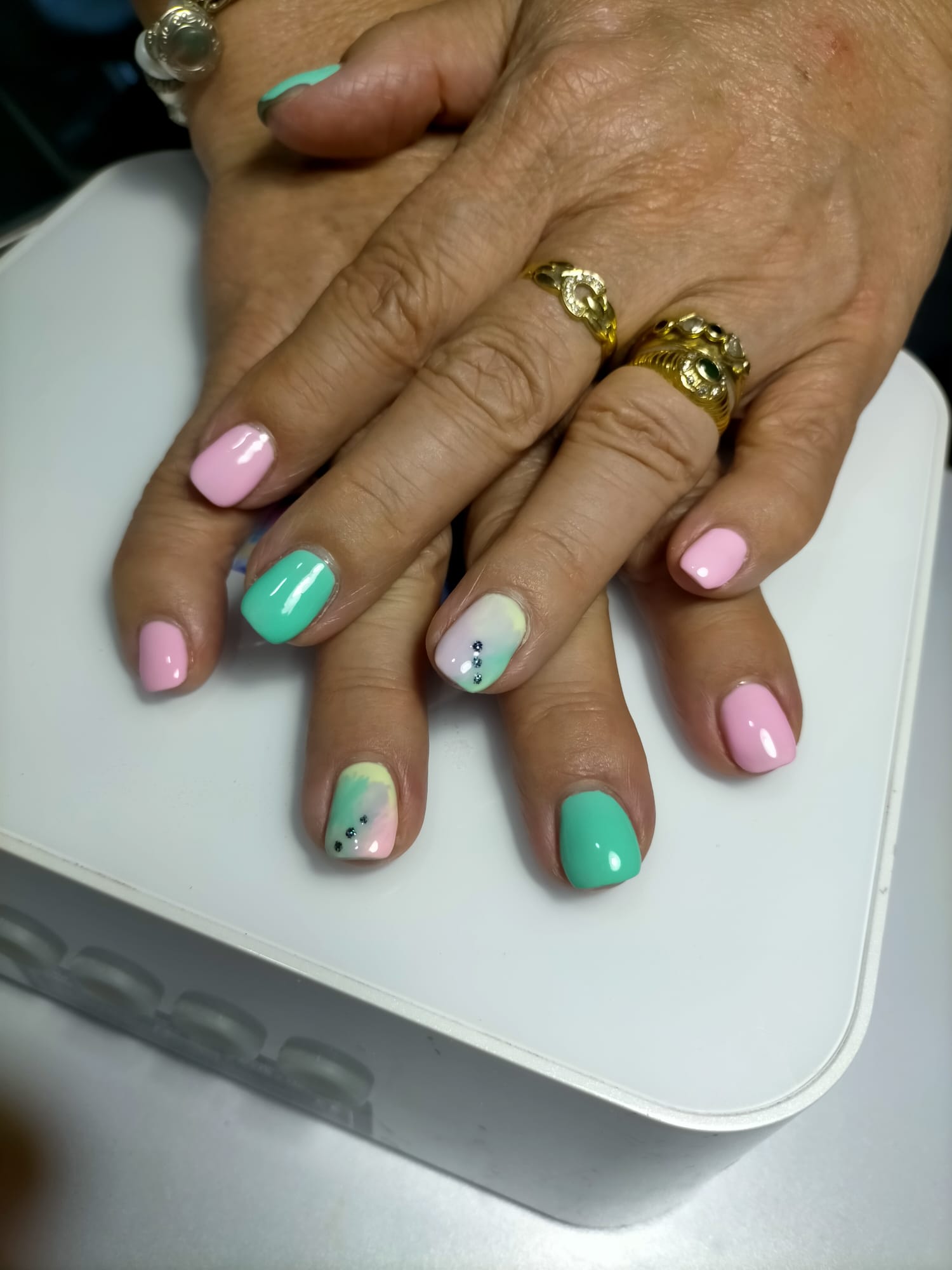 Peluquer&iacute;a y Barber&iacute;a Enredos 43