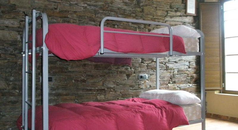 Albergue Val de Samos 3