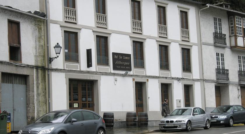 Albergue Val de Samos ALBERGUES