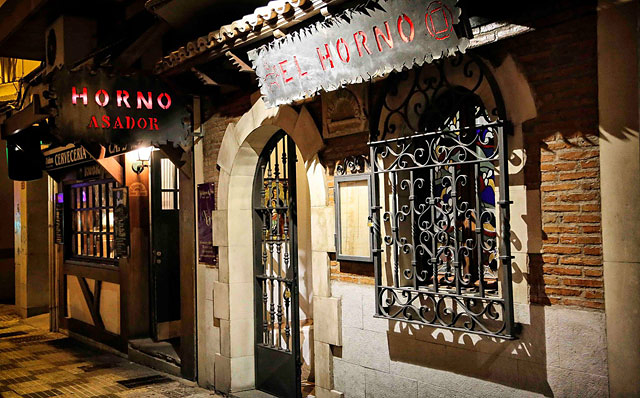 Nazareno y Oro Horno Asador COCINA TRADICIONAL