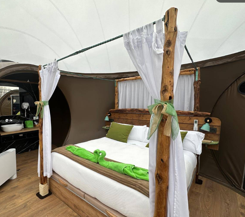 Cosmoveros Hotel Burbuja 3