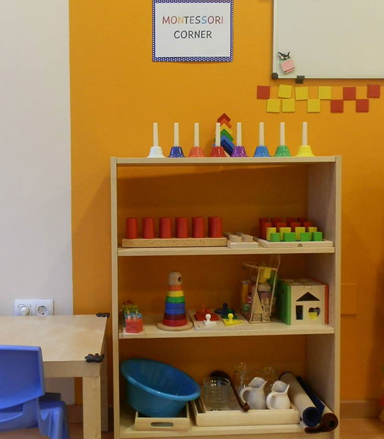 Peekaboo School Of English 4