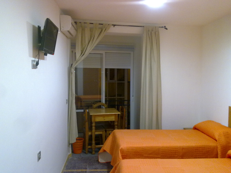 Hostal La Perla HOSTALES