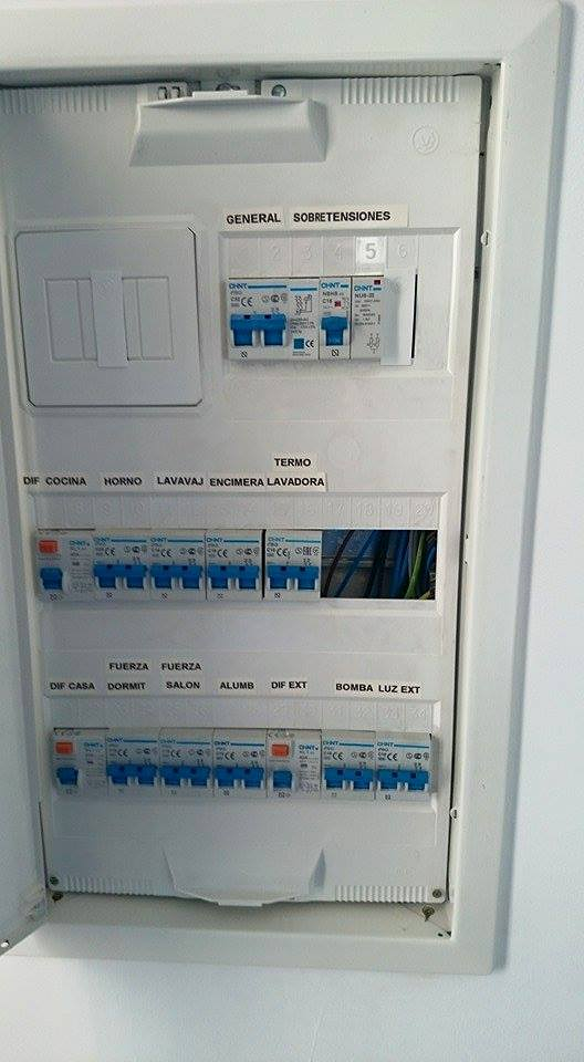 Instalaciones Pe&ntilde;alver ELECTRICISTAS