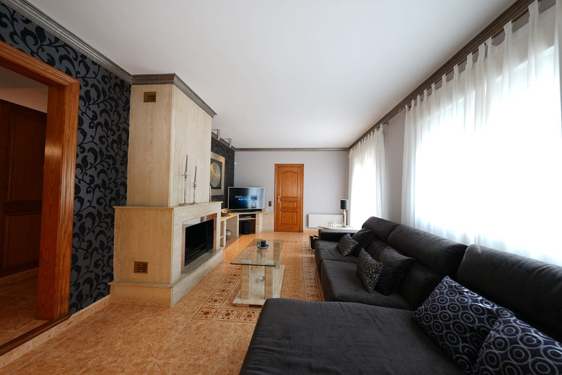 Teresa Angela Bo Bo AGENTES DE LA PROPIEDAD INMOBILIARIA