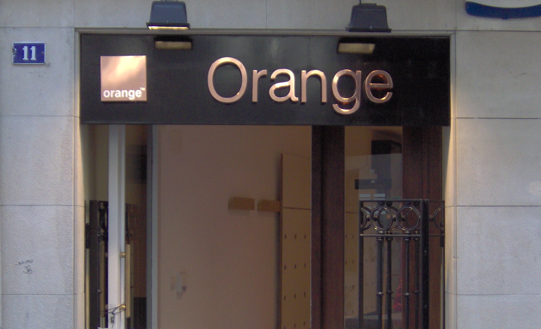 M.C.R. Mantenimiento Colocaci&oacute;n R&oacute;tulos 4