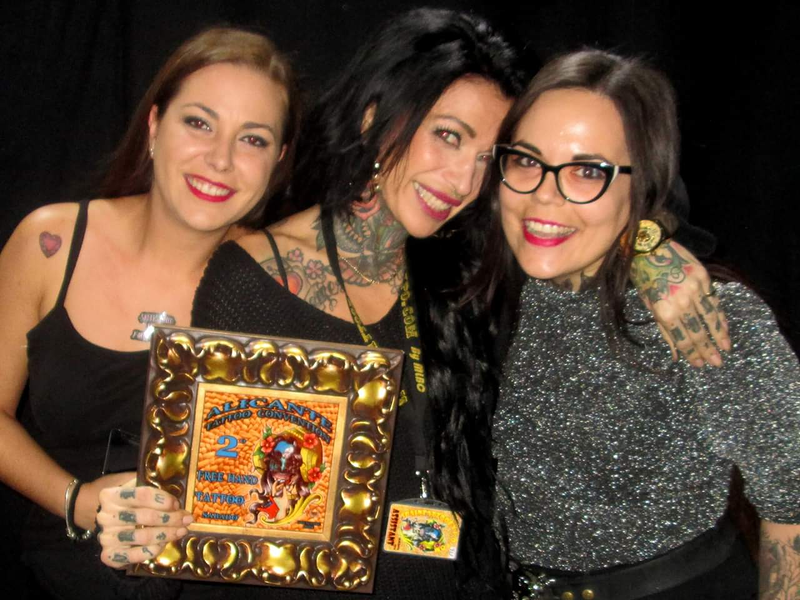 SKULLS LADY TATTOO AND GALLERY 12