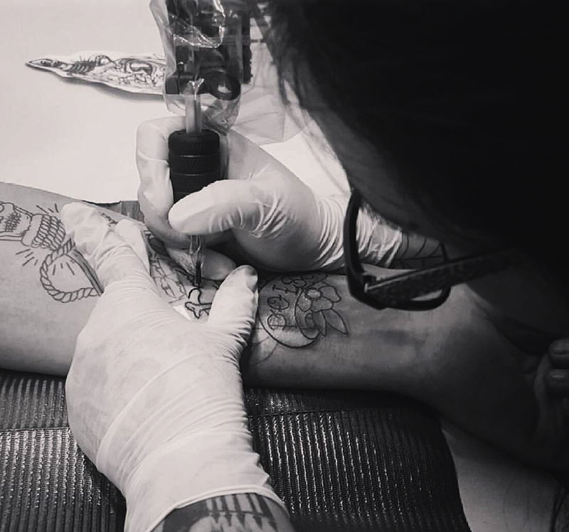 SKULLS LADY TATTOO AND GALLERY 7