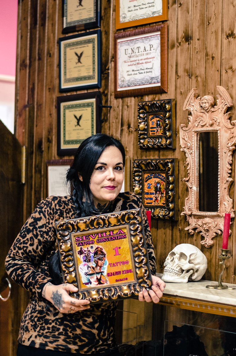 SKULLS LADY TATTOO AND GALLERY 14