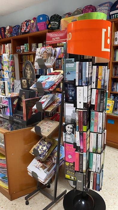 Librer&iacute;a Atl&aacute;ntida 13